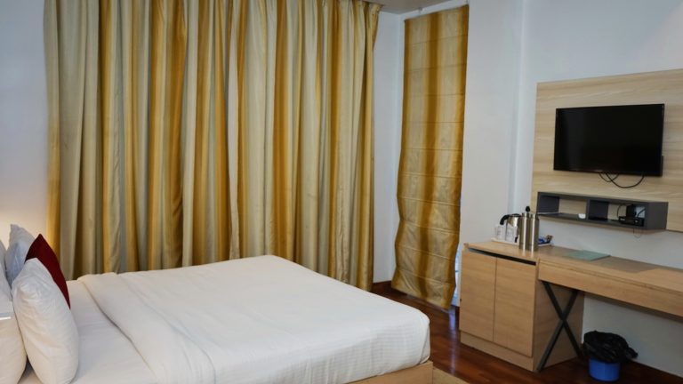 the river retreat hotel