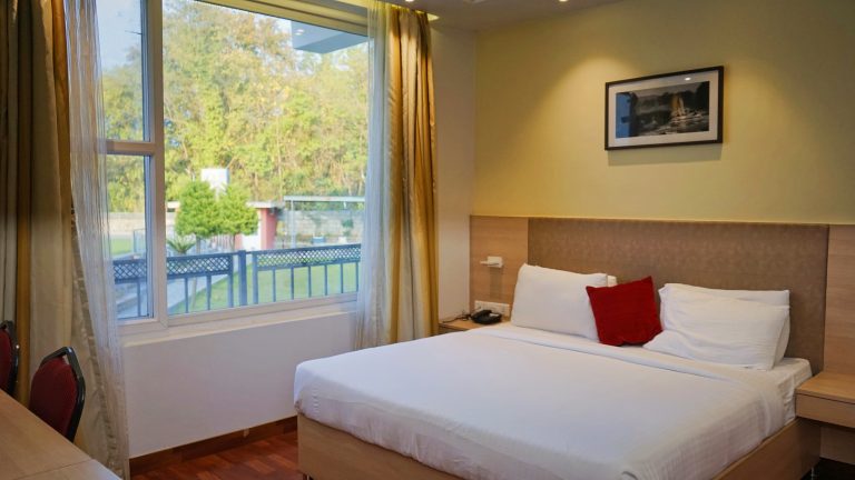 the river retreat hotel