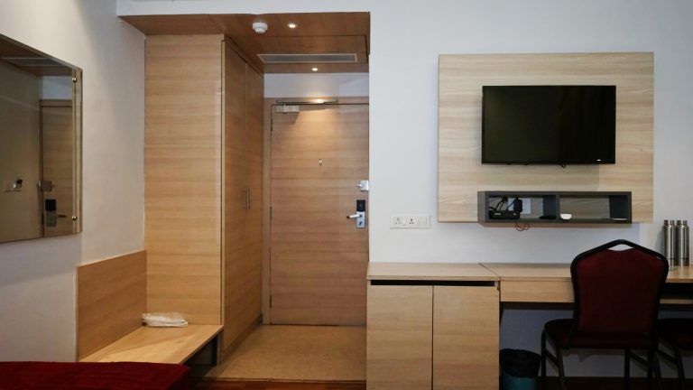 the river retreat hotel