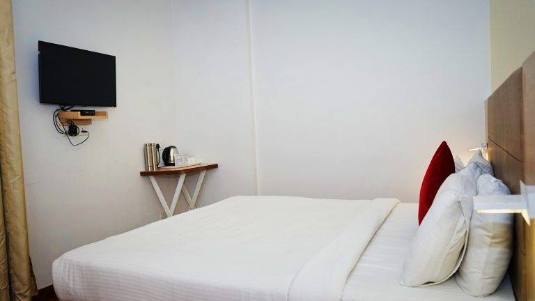 the river retreat hotel