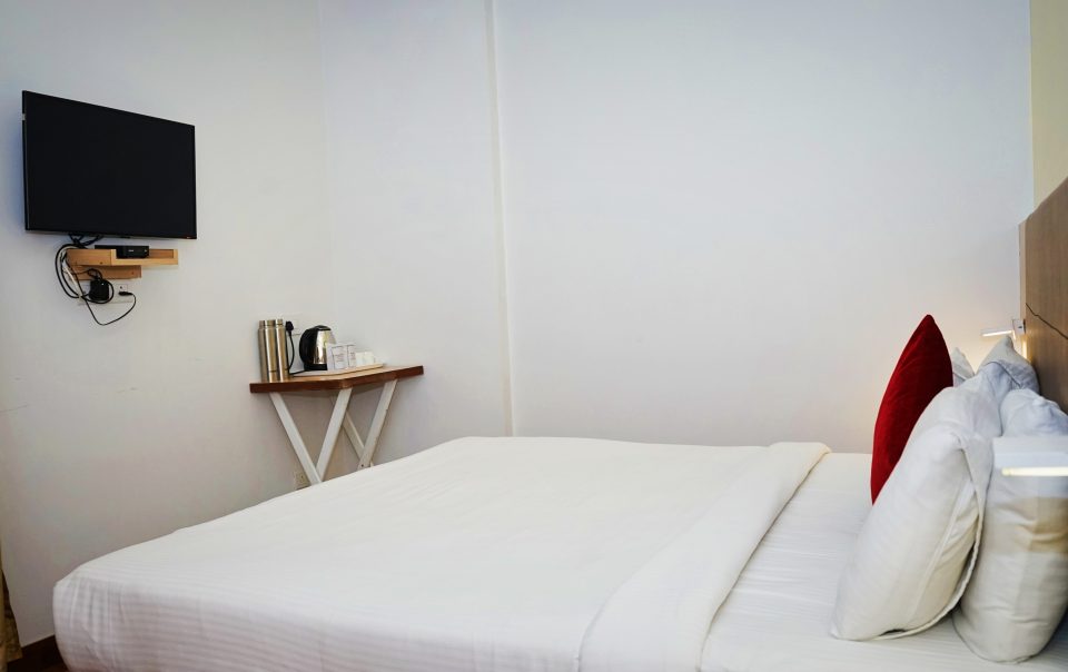 the river retreat hotel