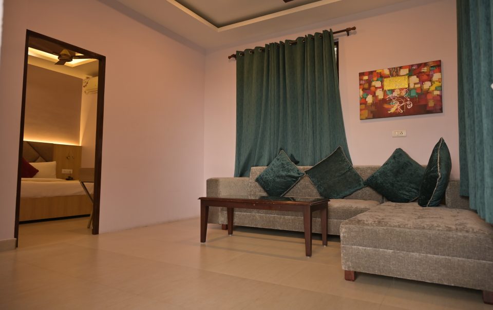 the river retreat hotel